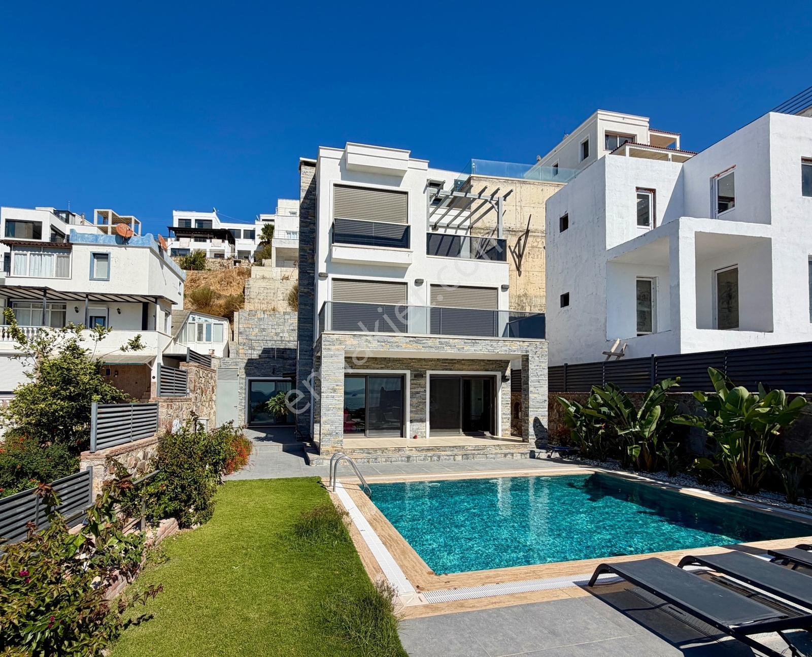 Bodrum Kadıkalesi'Nde Muhteşem Deniz Manzaralı Havuzlu Villa