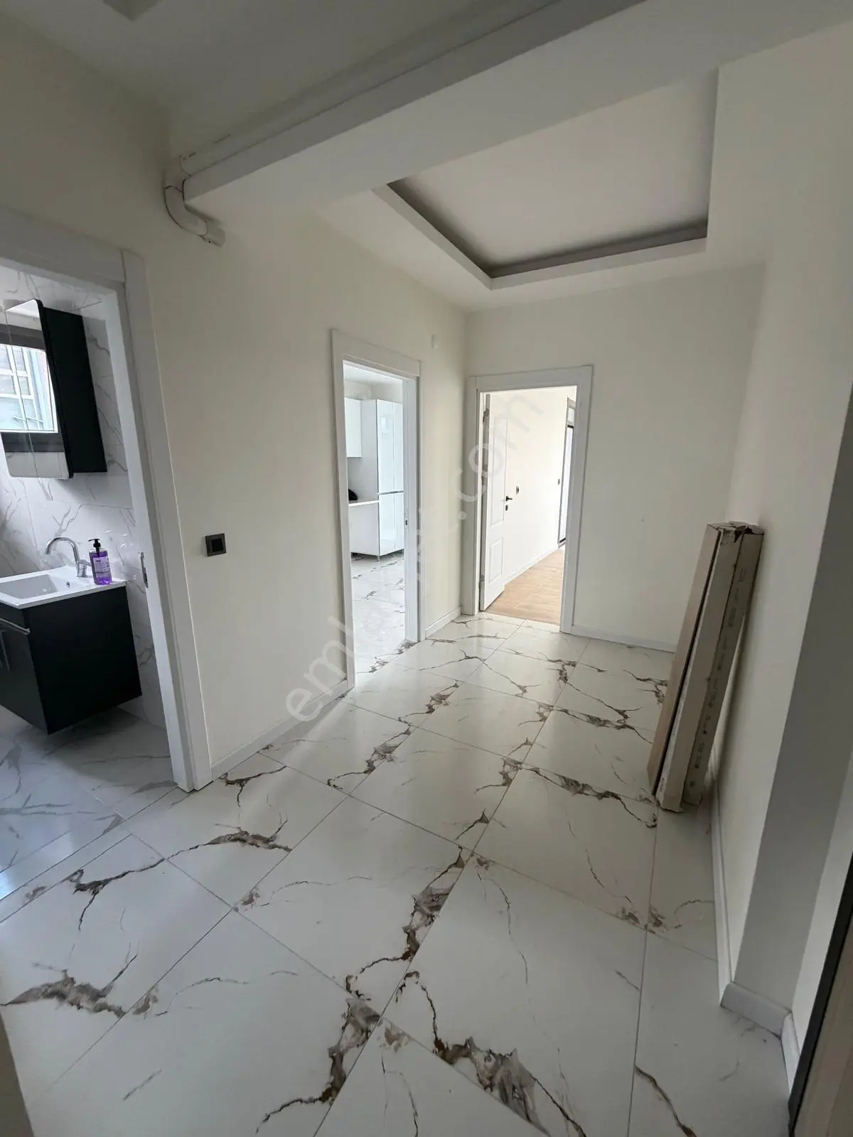 Yeni Mahallede Muhteşem Konumda 2+1 Satılık Daire — fotoğraf 2