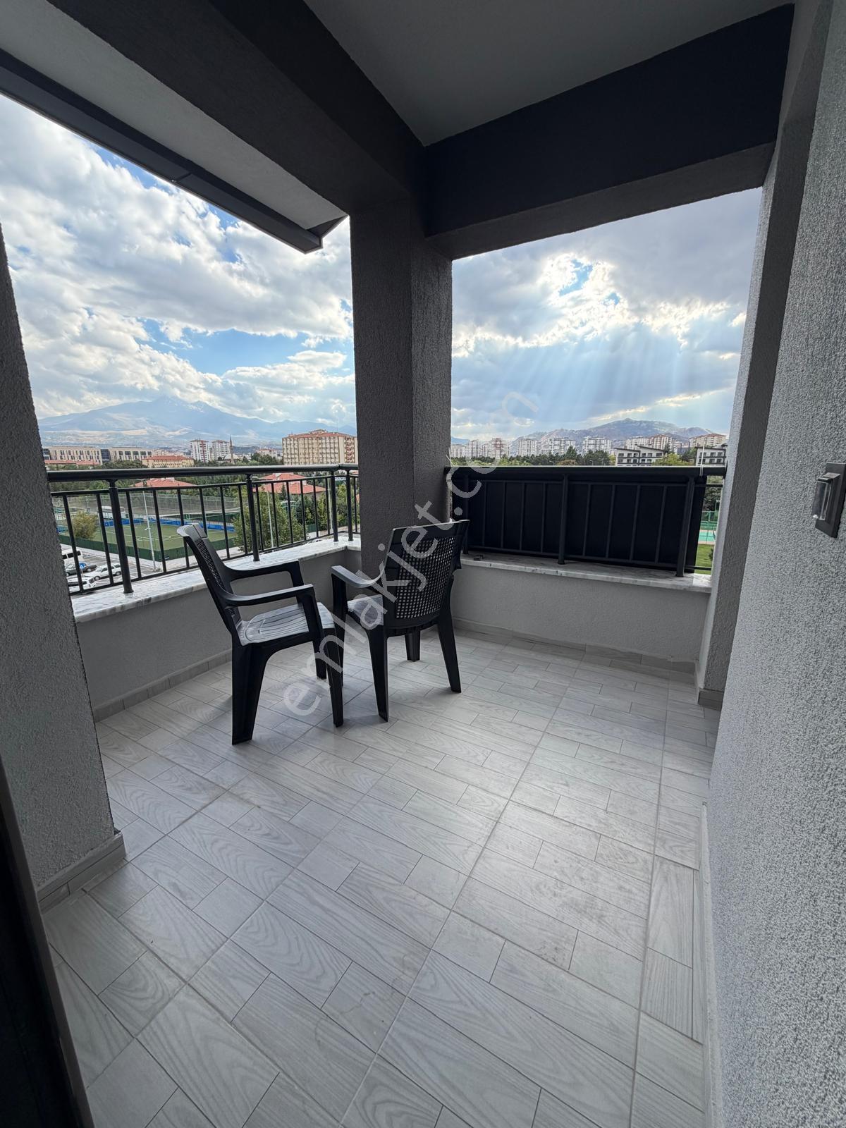 Yeni Mahallede Muhteşem Konumda 2+1 Satılık Daire — fotoğraf 8