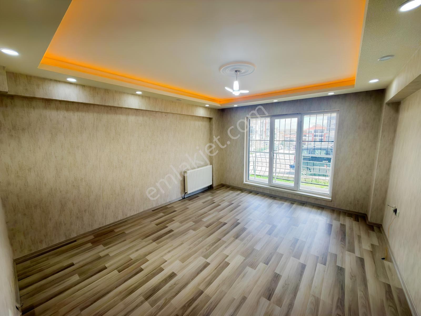 Keçiörende 3+1 Giriş Katta Acil Satılık Yapılı İskanlı Daire — fotoğraf 3