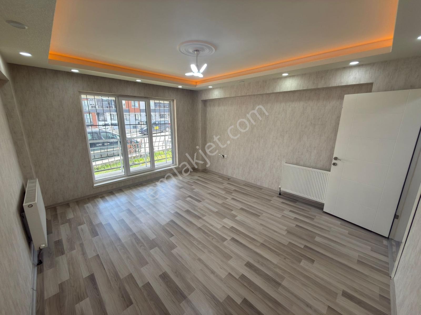 Keçiörende 3+1 Giriş Katta Acil Satılık Yapılı İskanlı Daire — fotoğraf 4