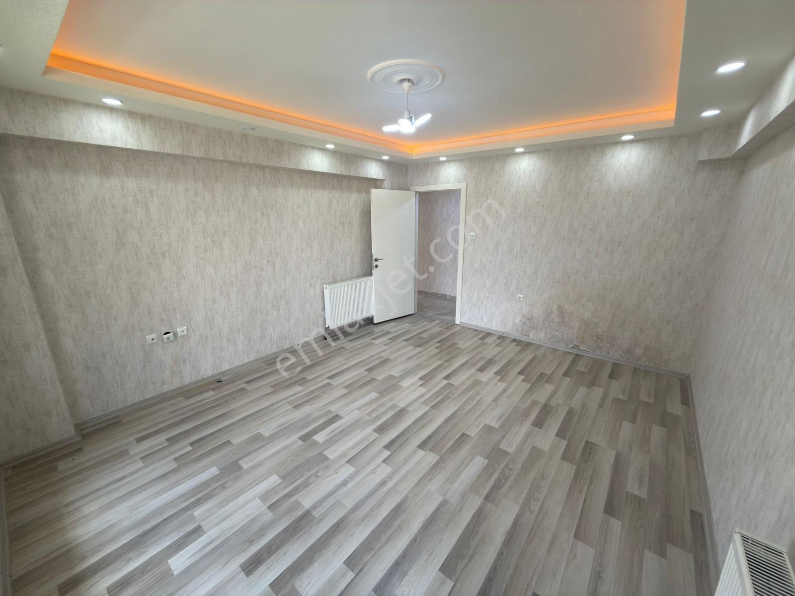 Keçiörende 3+1 Giriş Katta Acil Satılık Yapılı İskanlı Daire — fotoğraf 6