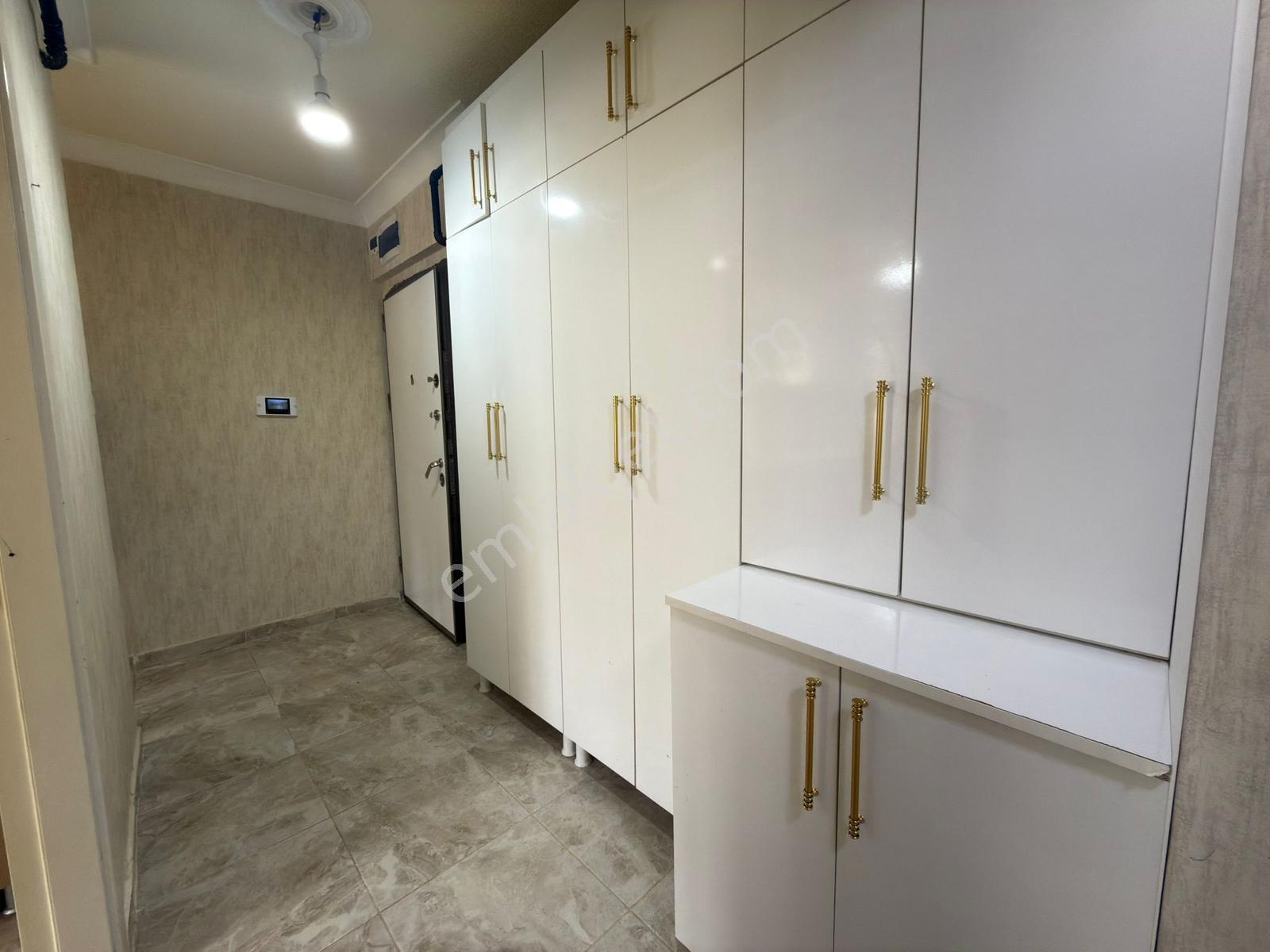 Keçiörende 3+1 Giriş Katta Acil Satılık Yapılı İskanlı Daire — fotoğraf 13