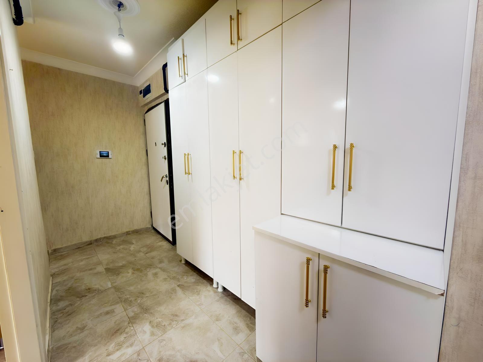 Keçiörende 3+1 Giriş Katta Acil Satılık Yapılı İskanlı Daire — fotoğraf 14