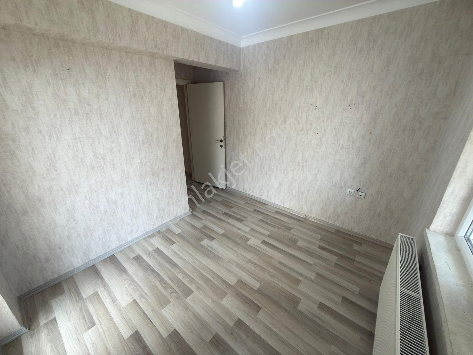 Keçiörende 3+1 Giriş Katta Acil Satılık Yapılı İskanlı Daire — fotoğraf 25