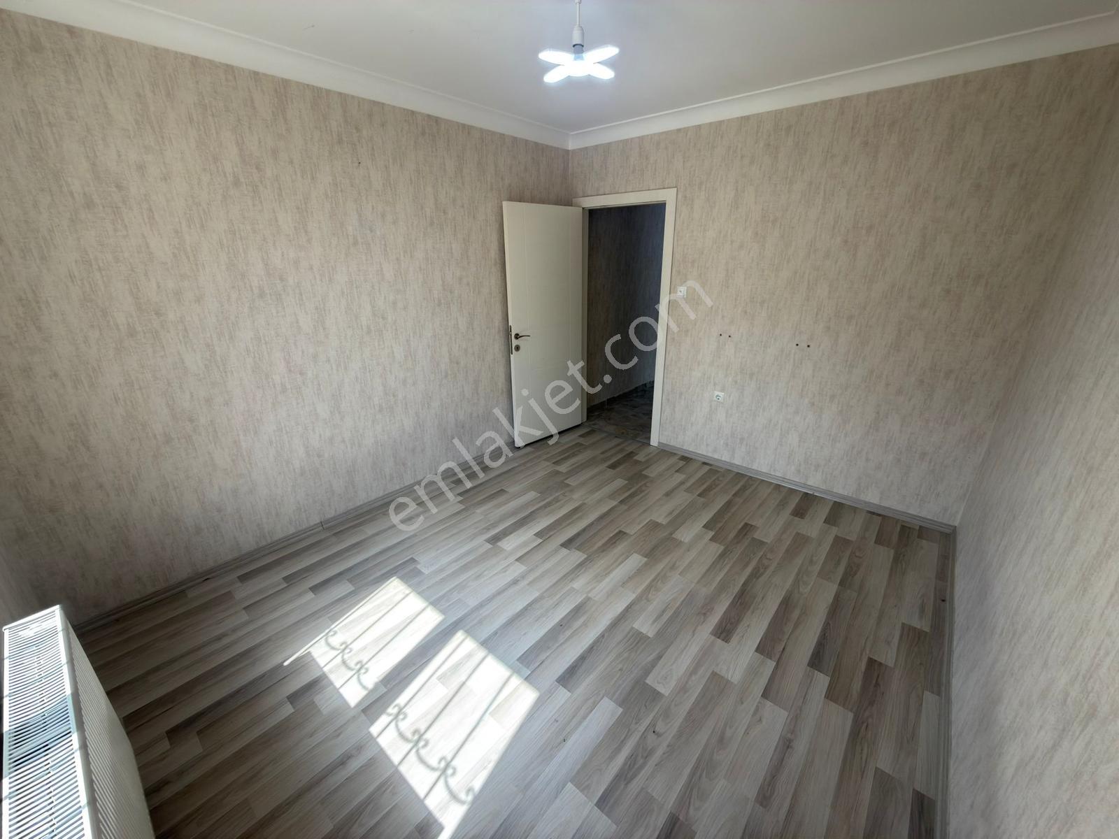Keçiörende 3+1 Giriş Katta Acil Satılık Yapılı İskanlı Daire — fotoğraf 28