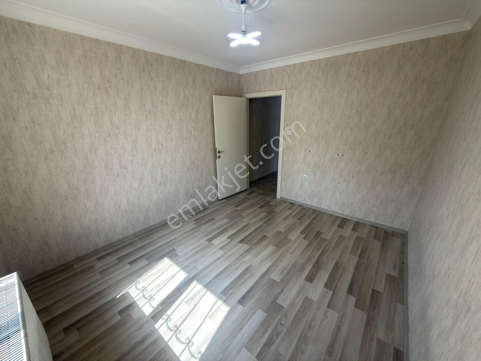 Keçiörende 3+1 Giriş Katta Acil Satılık Yapılı İskanlı Daire — fotoğraf 29