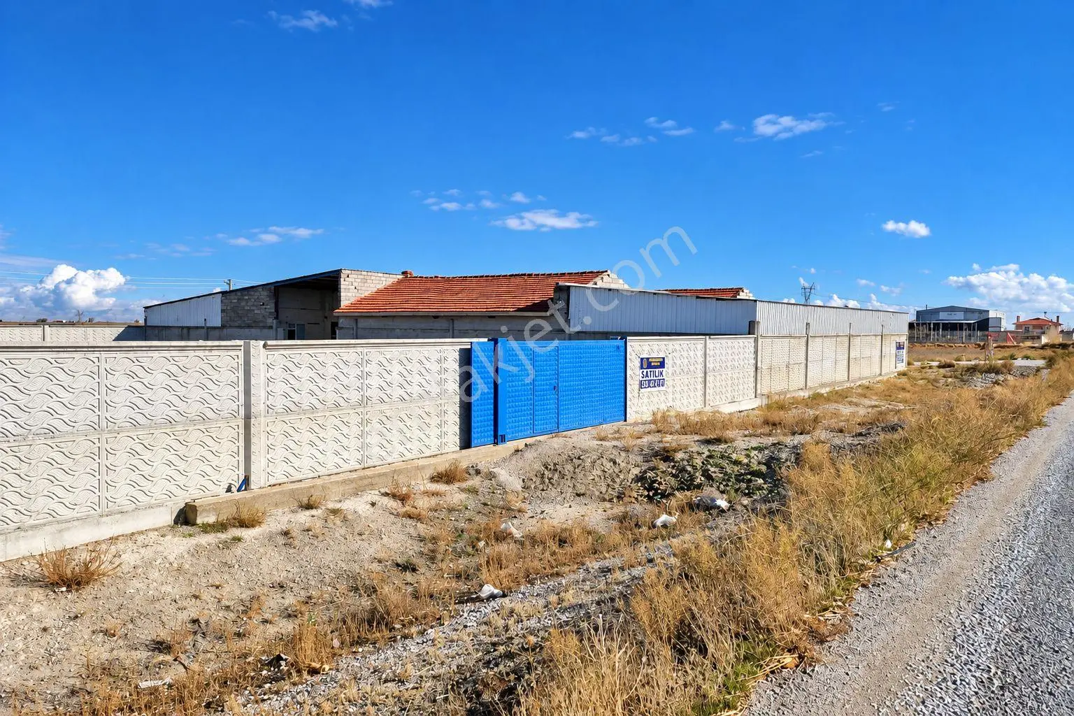 Saraçoğlu Caddesine 25M Cepheli / Duvarı & Kapısı Hazır 2 Kat İmarlı Arsa