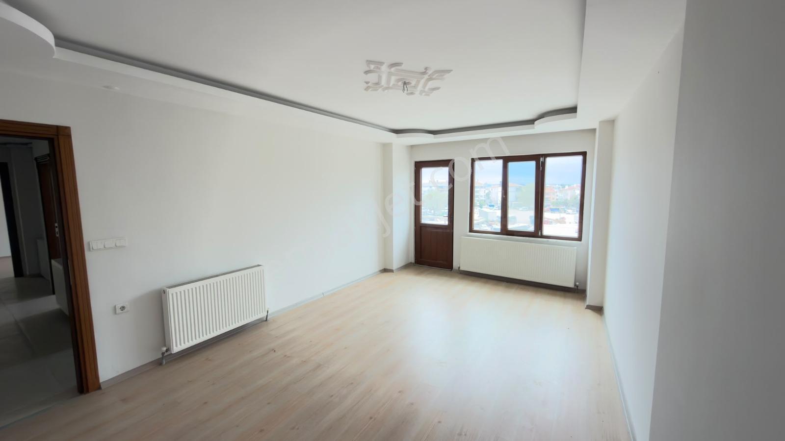 Şarköy İstiklal Mahallesinde Merkezi Konumda 3+1 Satılık Daire