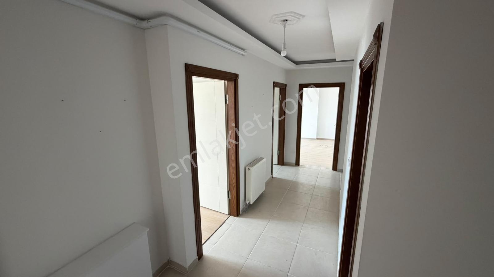 Şarköy İstiklal Mahallesinde Merkezi Konumda 3+1 Satılık Daire — fotoğraf 5