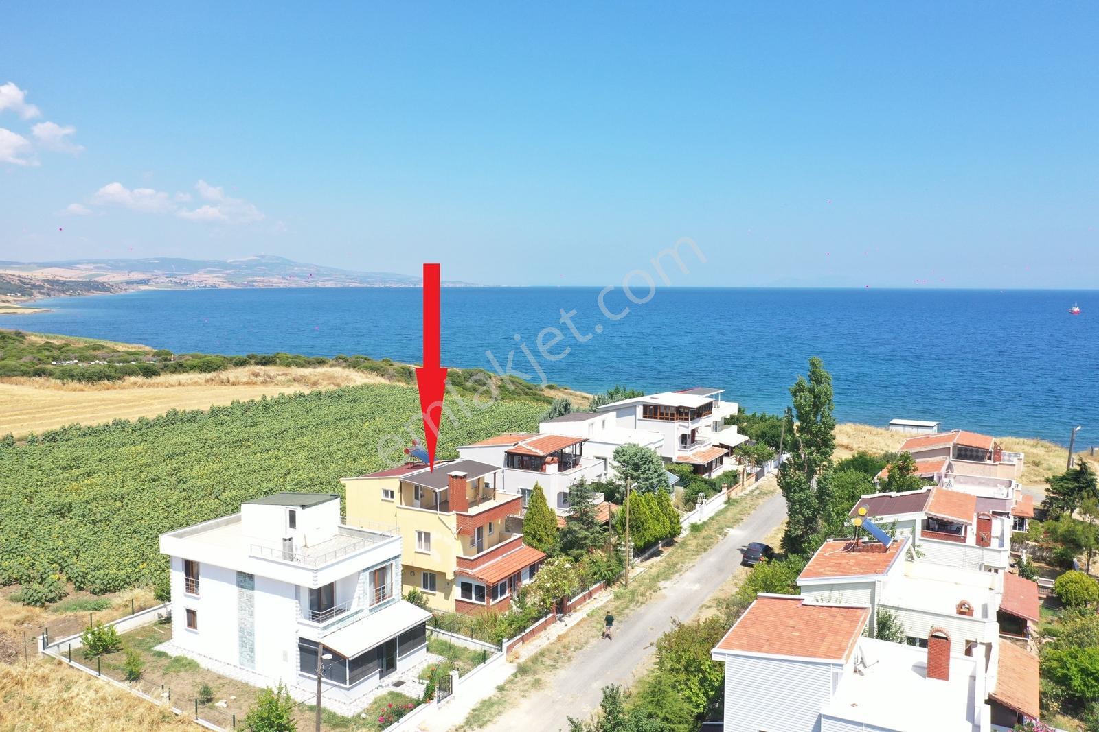 Şarköy Kızılcaterzide 266 M² Arsa Paylı Tam Tripleks Villa