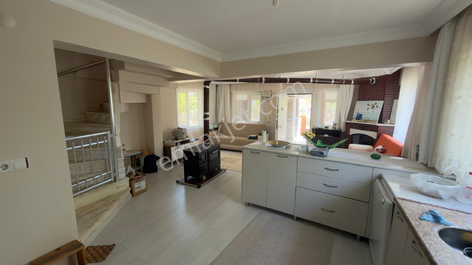 Şarköy Kızılcaterzide 266 M² Arsa Paylı Tam Tripleks Villa — fotoğraf 13