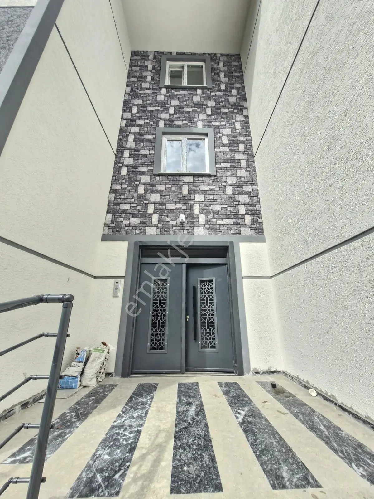 Huzur^dan Satılık 2+1 Daire (90m², Ara Kat, Ön Cephe) — fotoğraf 2