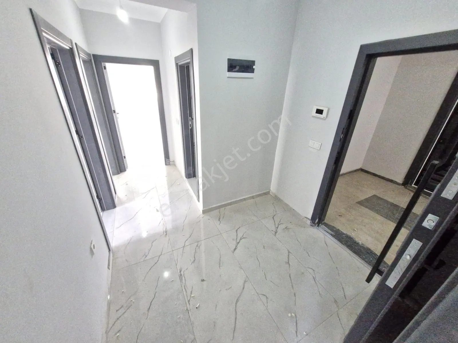Huzur^dan Satılık 2+1 Daire (90m², Ara Kat, Ön Cephe) — fotoğraf 4