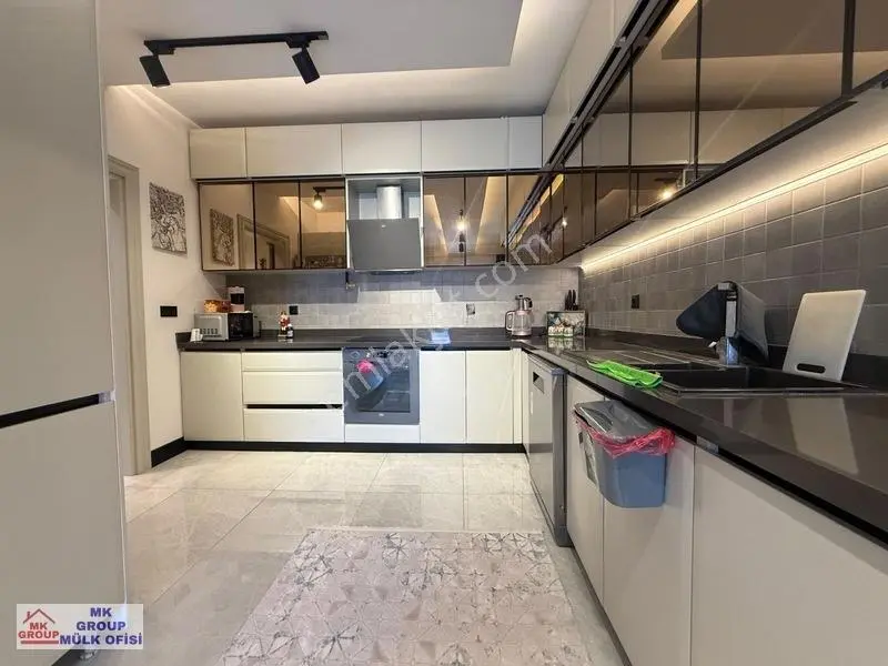 Yüksek Kredi Kullanımına Uygun 4+1 Şehir Merkezinde Daire — fotoğraf 2