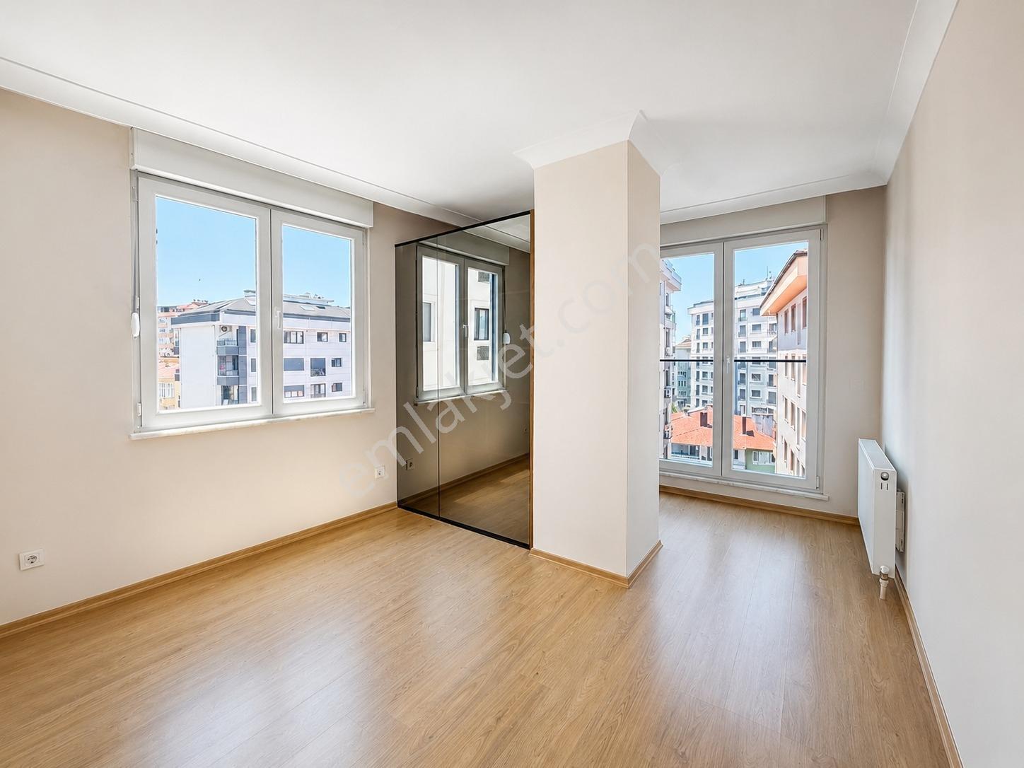 Kozyatağı'nda 2+1 Net 70m2 Balkonlu Giyinme Odalı Fırsat Daire — fotoğraf 12