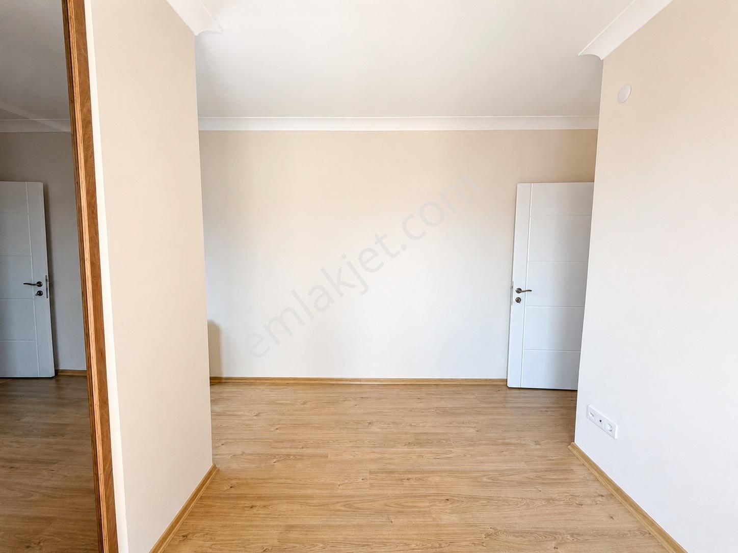 Kozyatağı'nda 2+1 Net 70m2 Balkonlu Giyinme Odalı Fırsat Daire — fotoğraf 15