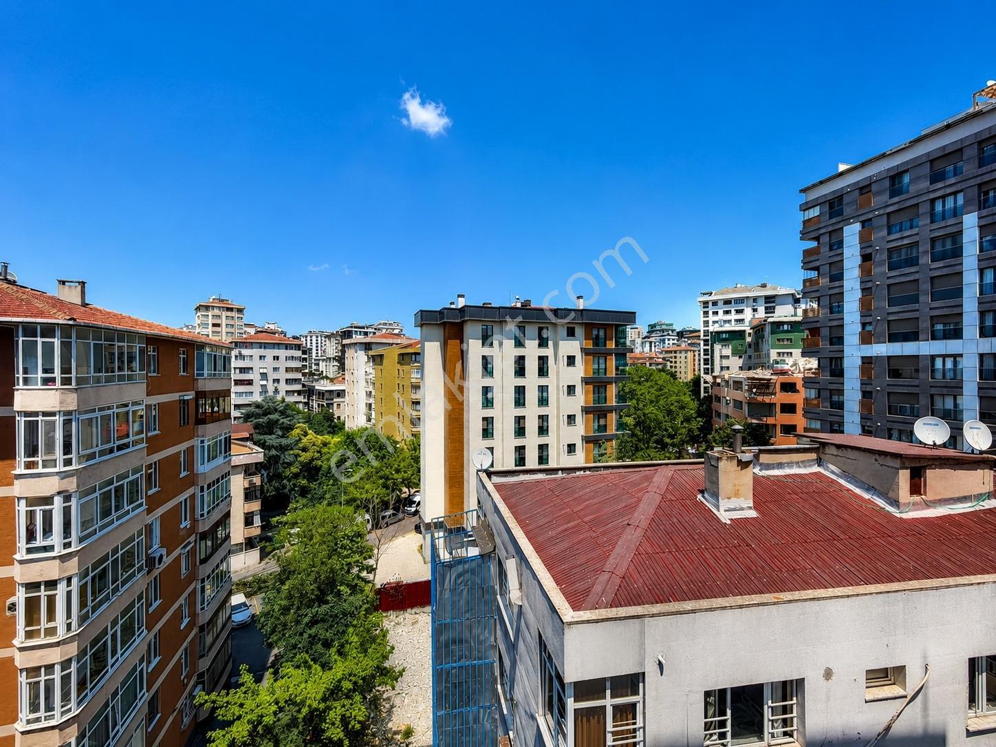 Kozyatağı'nda 2+1 Net 70m2 Balkonlu Giyinme Odalı Fırsat Daire — fotoğraf 30