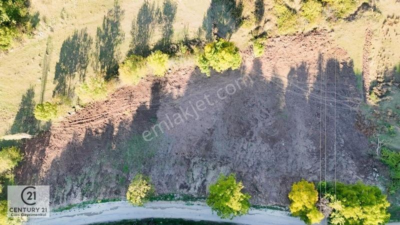 C21 Cius; Şükriye Köyünde Yola Cepheli 545 M² İmarlı Arsa