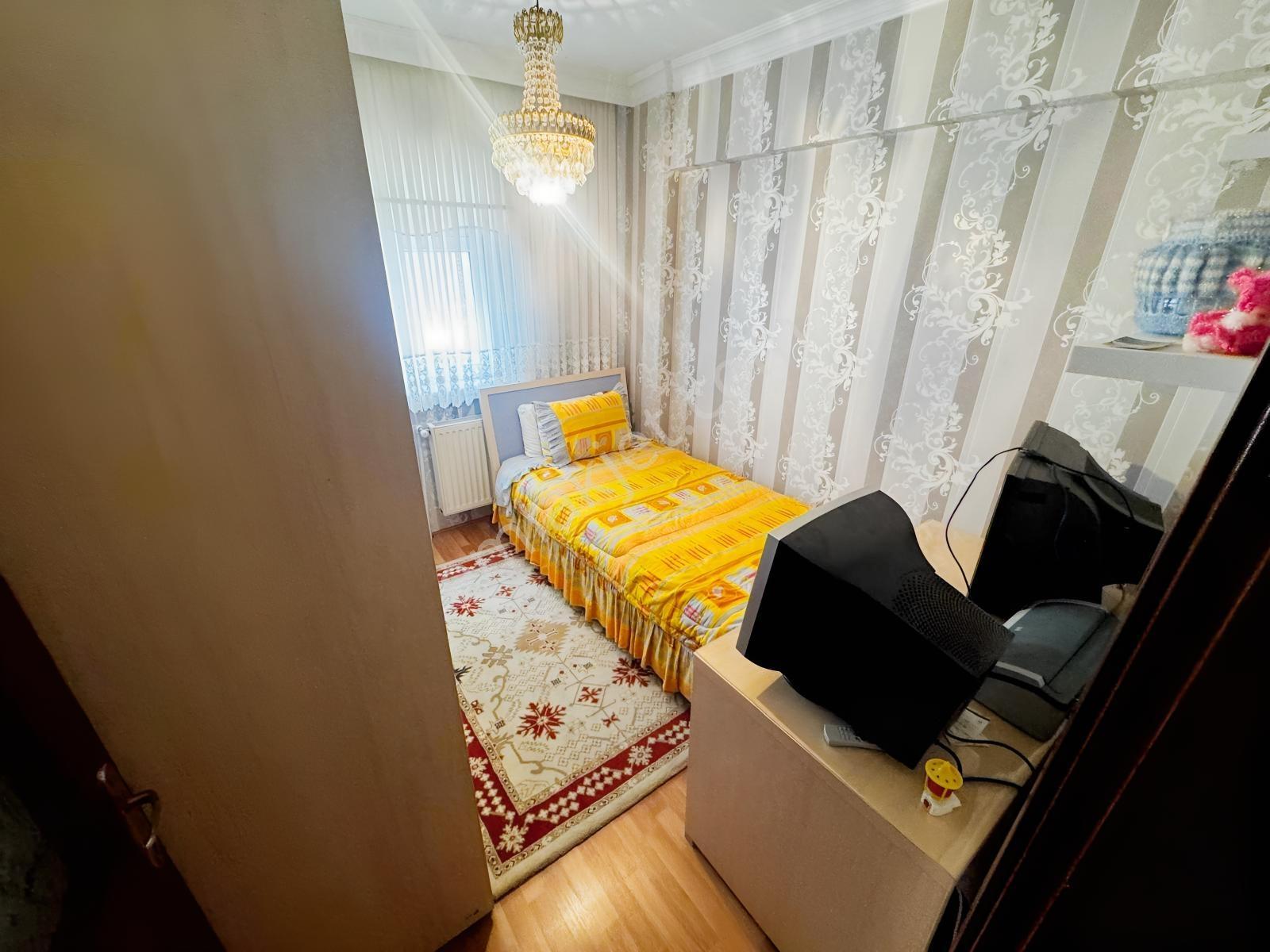 Ahi Mesut Bulvarı Üzerinde 3+1 Salon Bağımsız Ara Katta Daire — fotoğraf 14