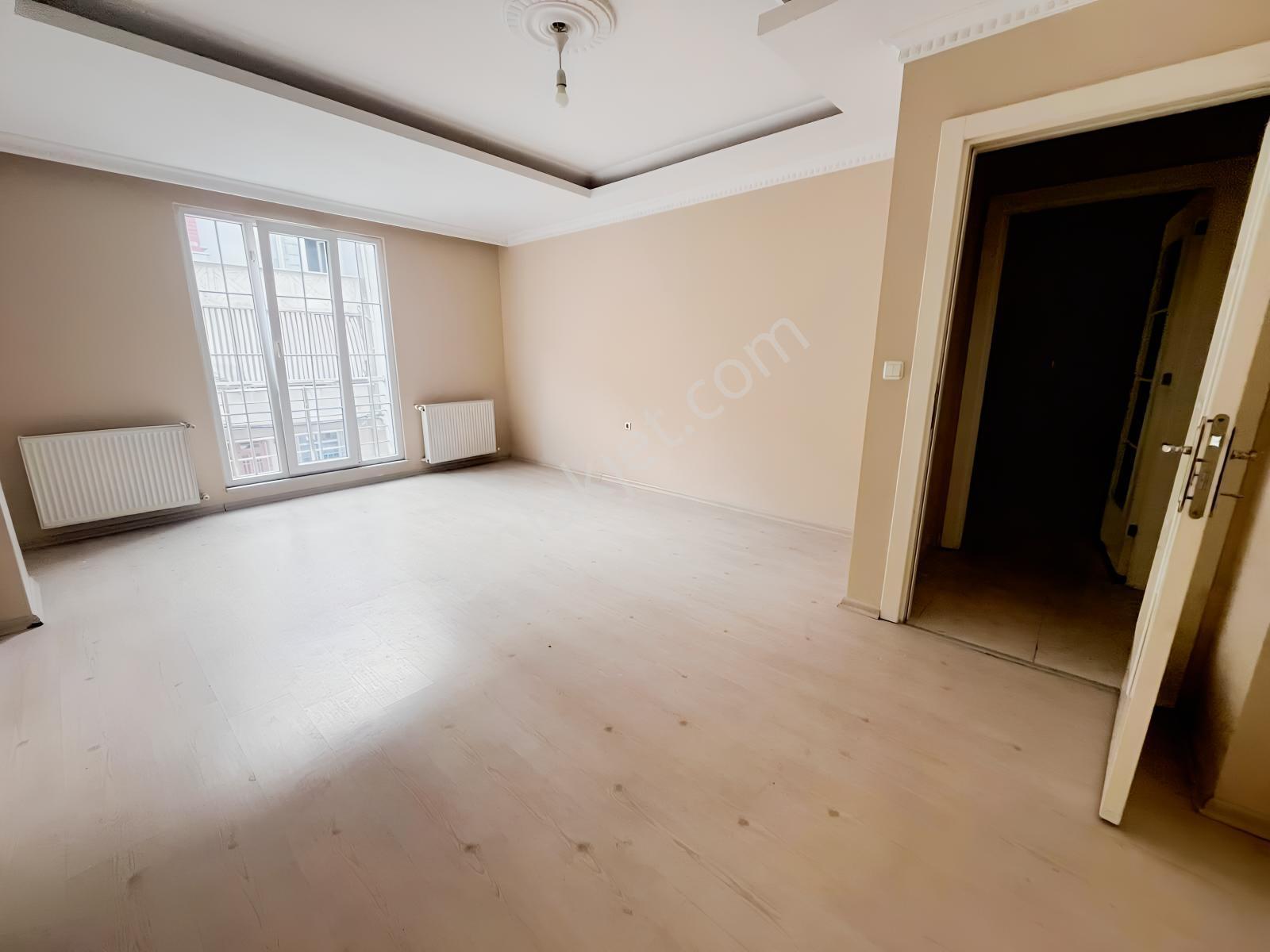 Royal'den Esenyurt Balıkyolu'nda 2+1 85m2 Masrafsız Arakat — fotoğraf 3