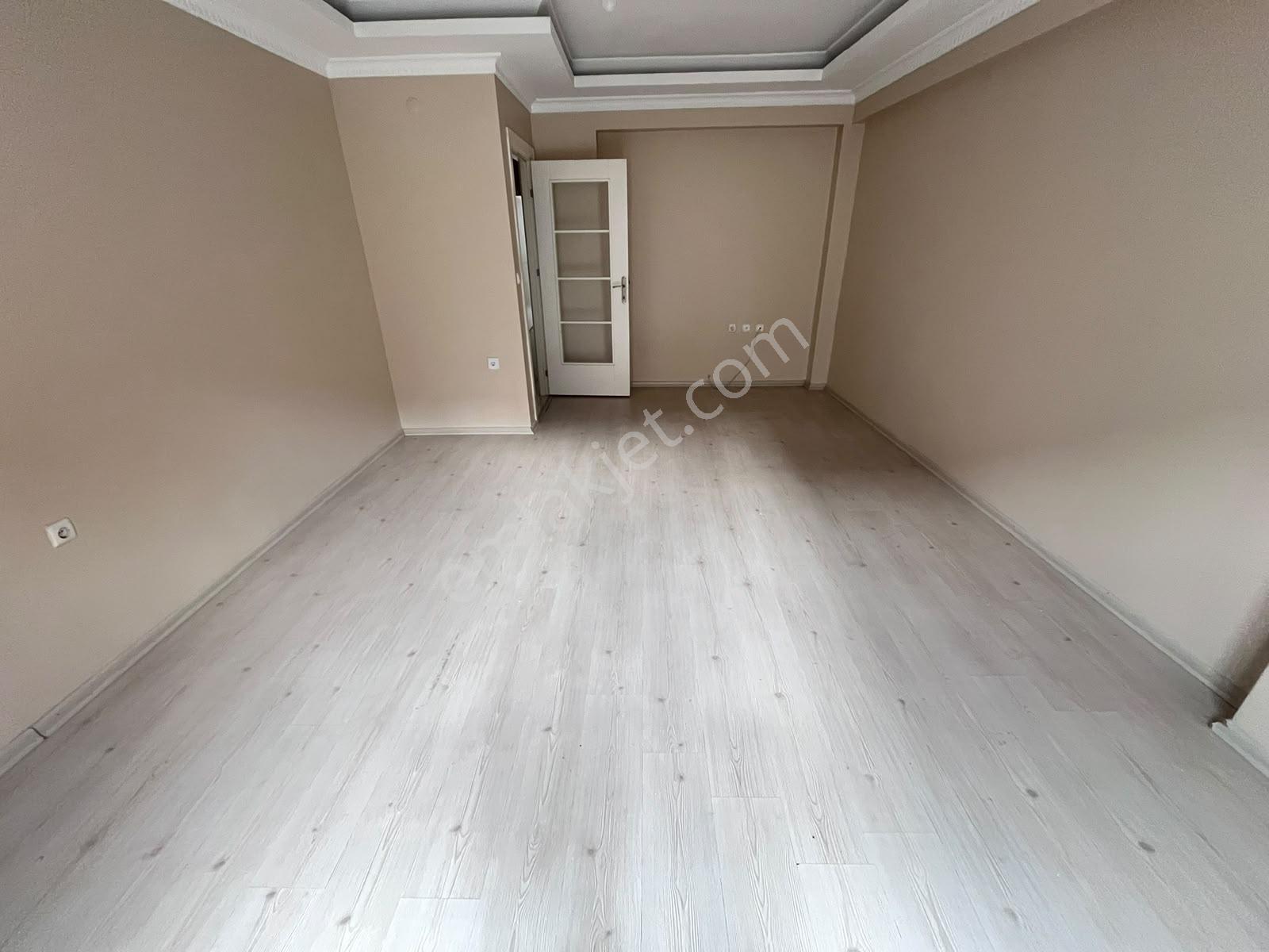 Royal'den Esenyurt Balıkyolu'nda 2+1 85m2 Masrafsız Arakat — fotoğraf 6