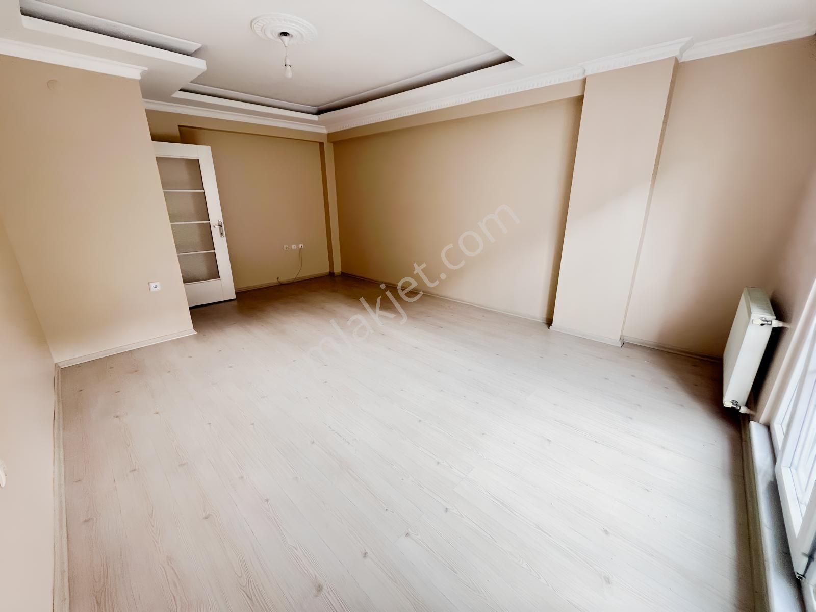 Royal'den Esenyurt Balıkyolu'nda 2+1 85m2 Masrafsız Arakat — fotoğraf 10