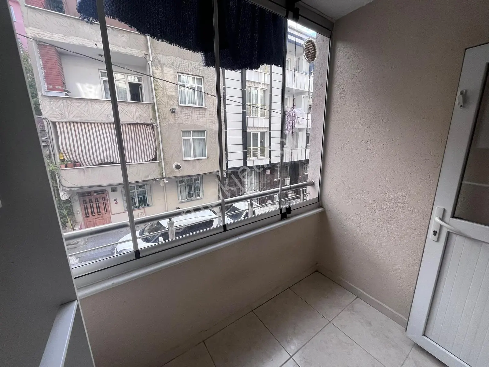 Royal'den Esenyurt Balıkyolu'nda 2+1 85m2 Masrafsız Arakat — fotoğraf 27