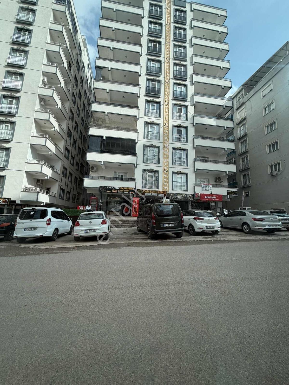 Sürer Emlak`tan Satılık Eşyalı 1+1 Daire`miz E.a.hastane Yanında — fotoğraf 3