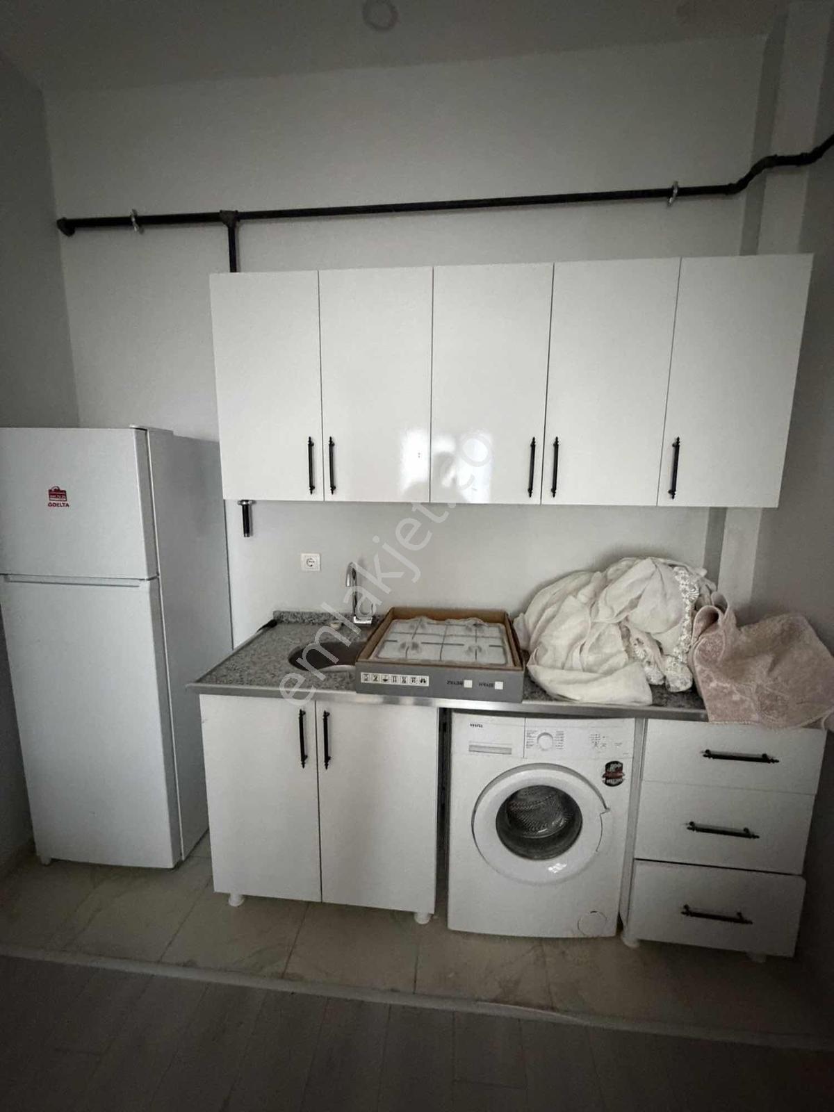 Sürer Emlak`tan Satılık Eşyalı 1+1 Daire`miz E.a.hastane Yanında — fotoğraf 13