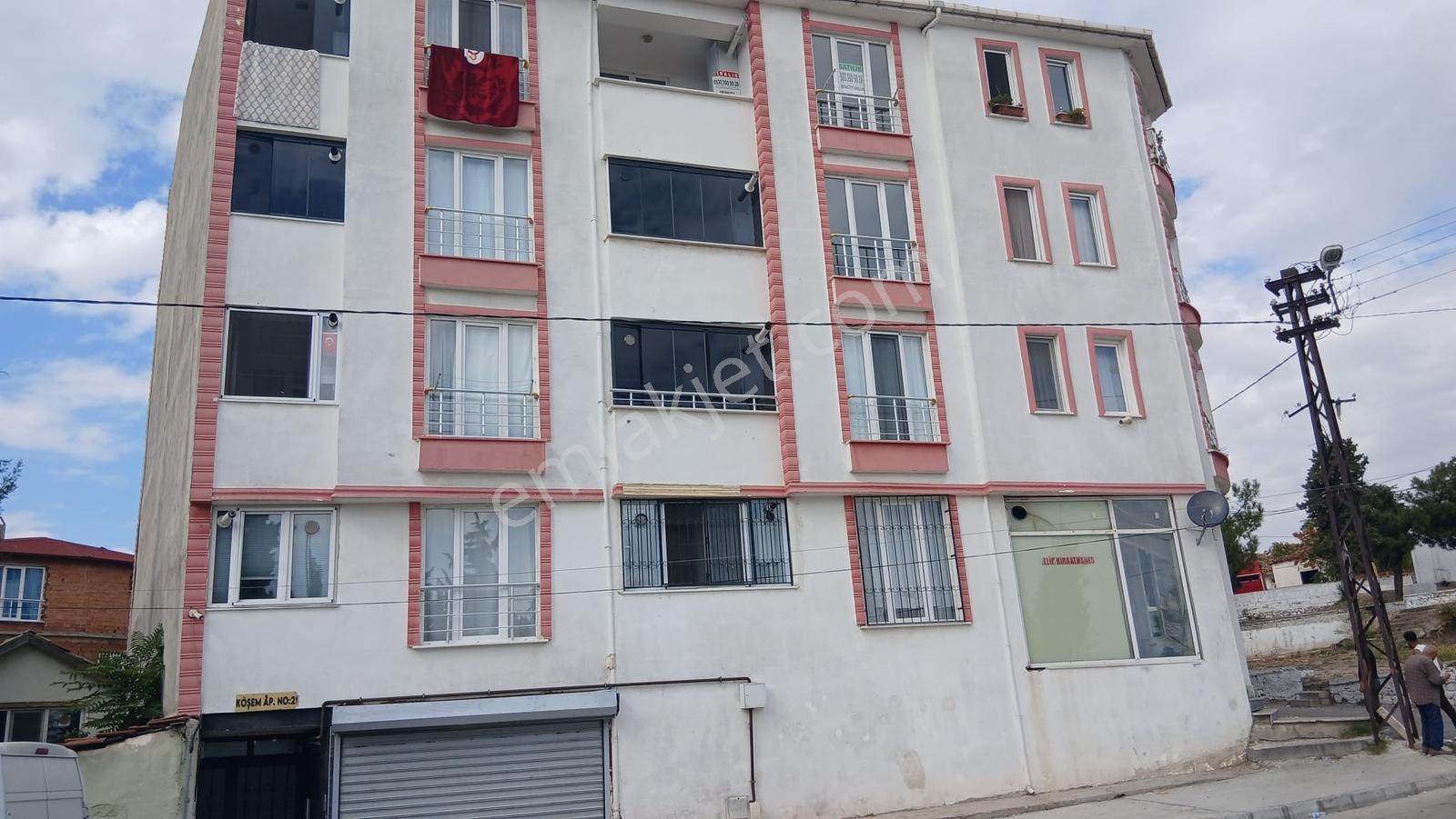 Newcıty Emlaktan Yanıkkışla Caddesinde Satılık 2+1 Daire