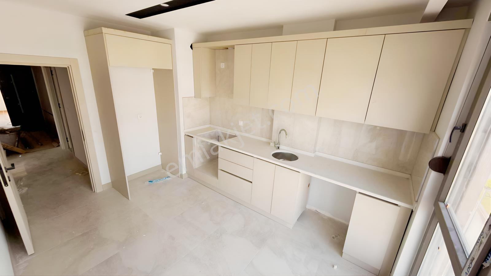Varsak Karşıyaka 2+1 Sıfır Ebeveyn Banyolu Daire