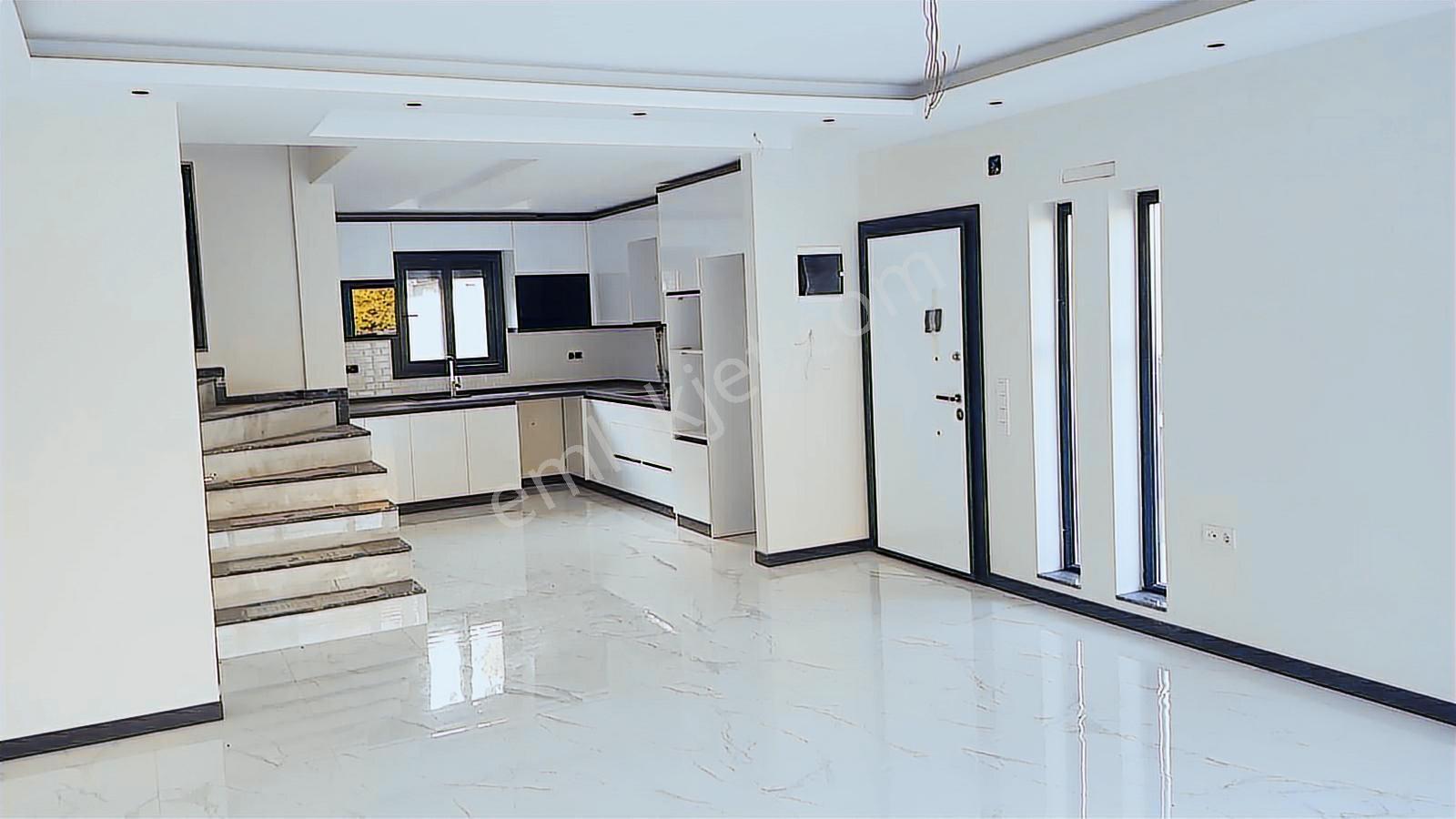 Monami'den Urlan Zeytinalaninda Mükemmel Konum 4+1 — fotoğraf 16