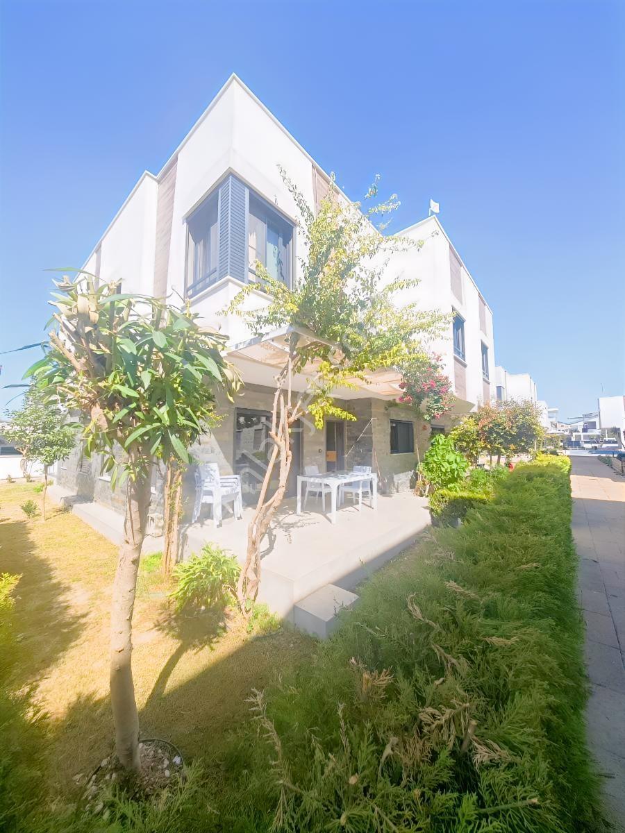 Didim Efeler Mahallesi'nde Satılık Havuzlu 3+1 Eşyalı Villa — fotoğraf 4