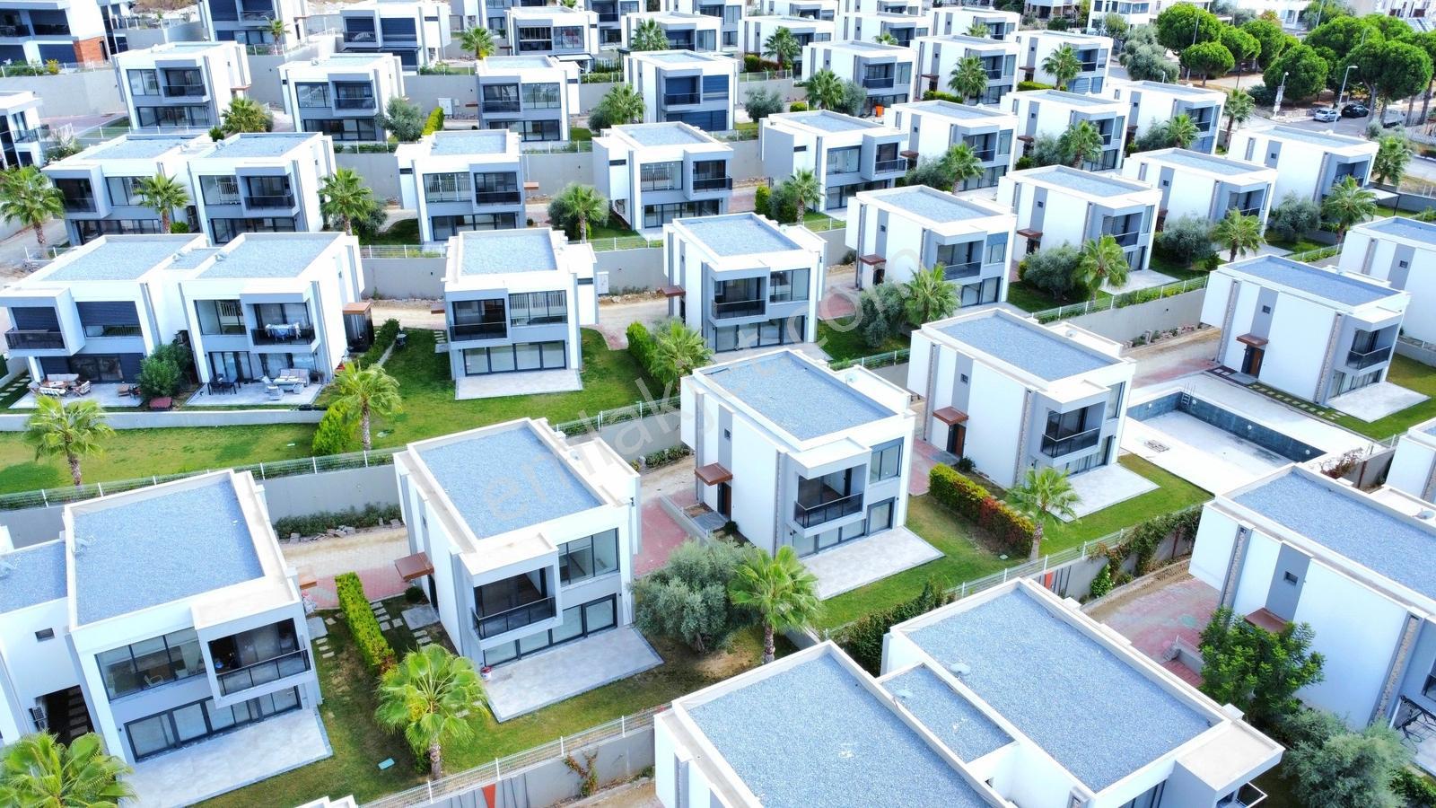 Kuşadası Soğucak'ta Satılık Sıfır 3+1 Doğalgazlı Villa — fotoğraf 8