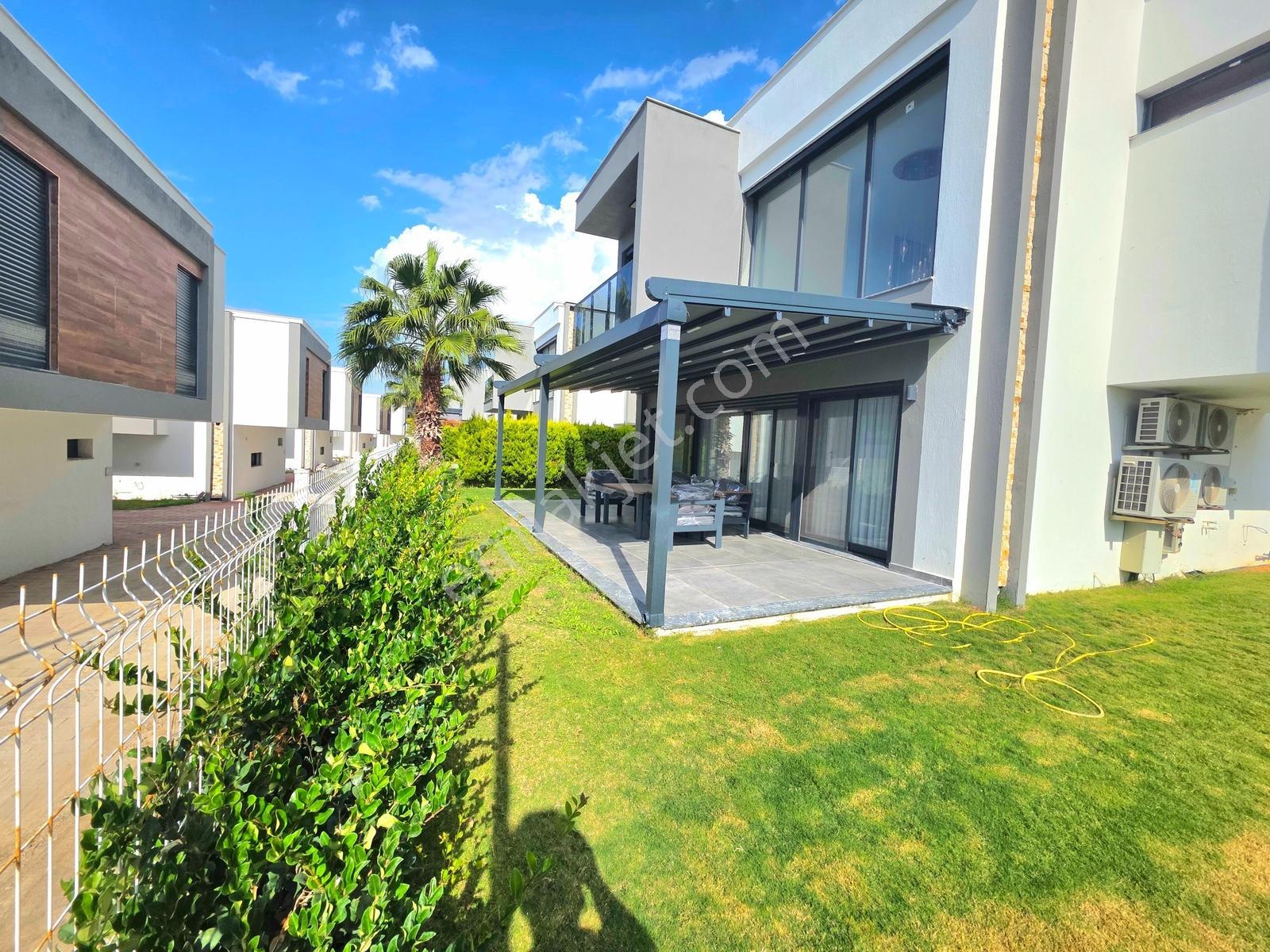 Kuşadası Soğucak'ta Satılık Sıfır 3+1 Doğalgazlı Villa — fotoğraf 14