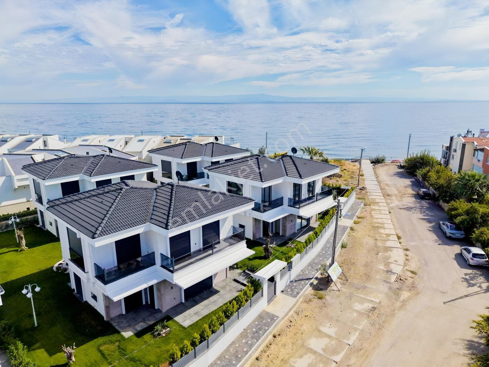 Avcı'dan Assos-k.kuyu Yolu Denize Sıfır Giriş Odalı 4+1 Villa — fotoğraf 10