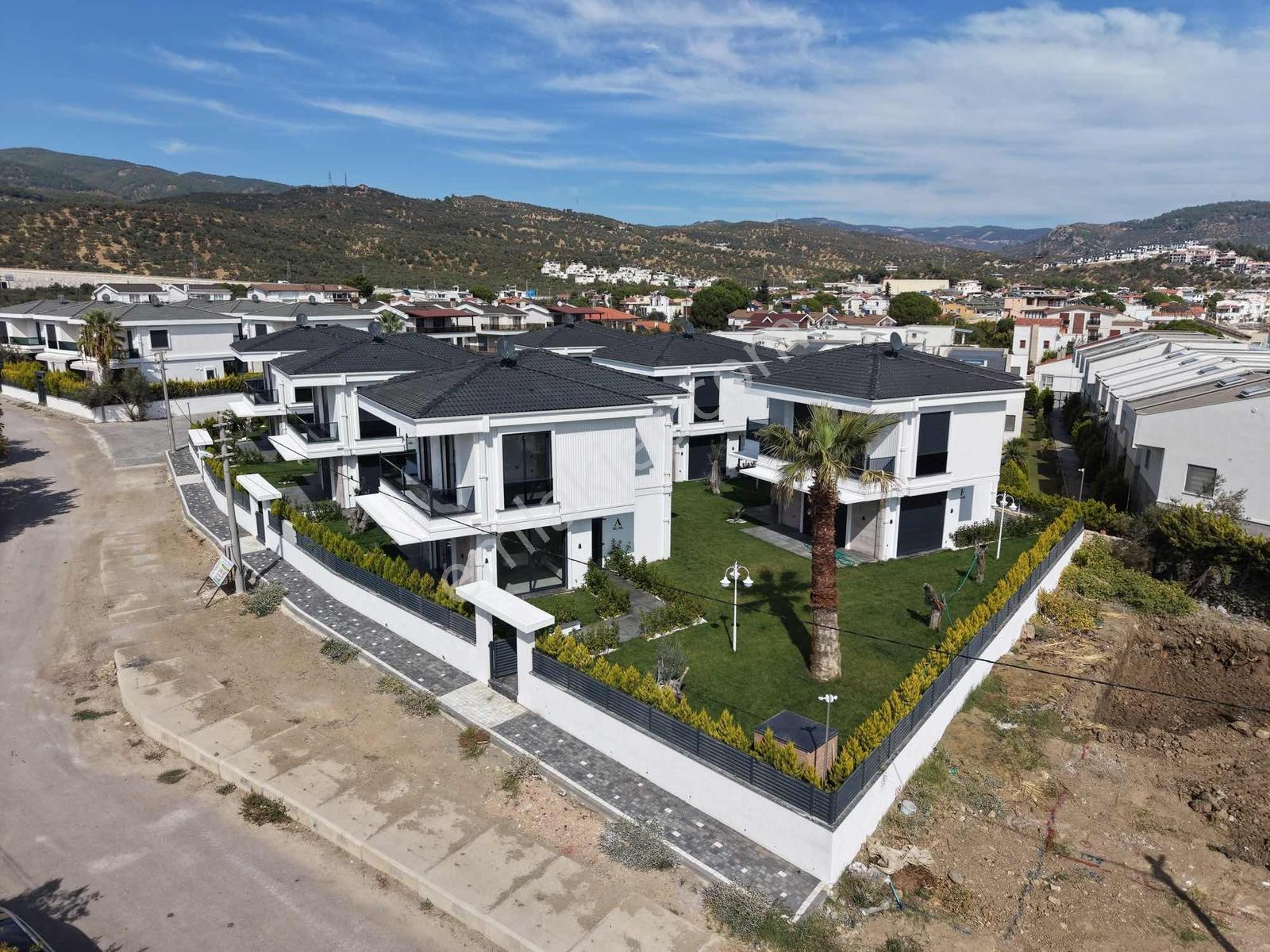 Avcı'dan Assos-k.kuyu Yolu Denize Sıfır Giriş Odalı 4+1 Villa — fotoğraf 13