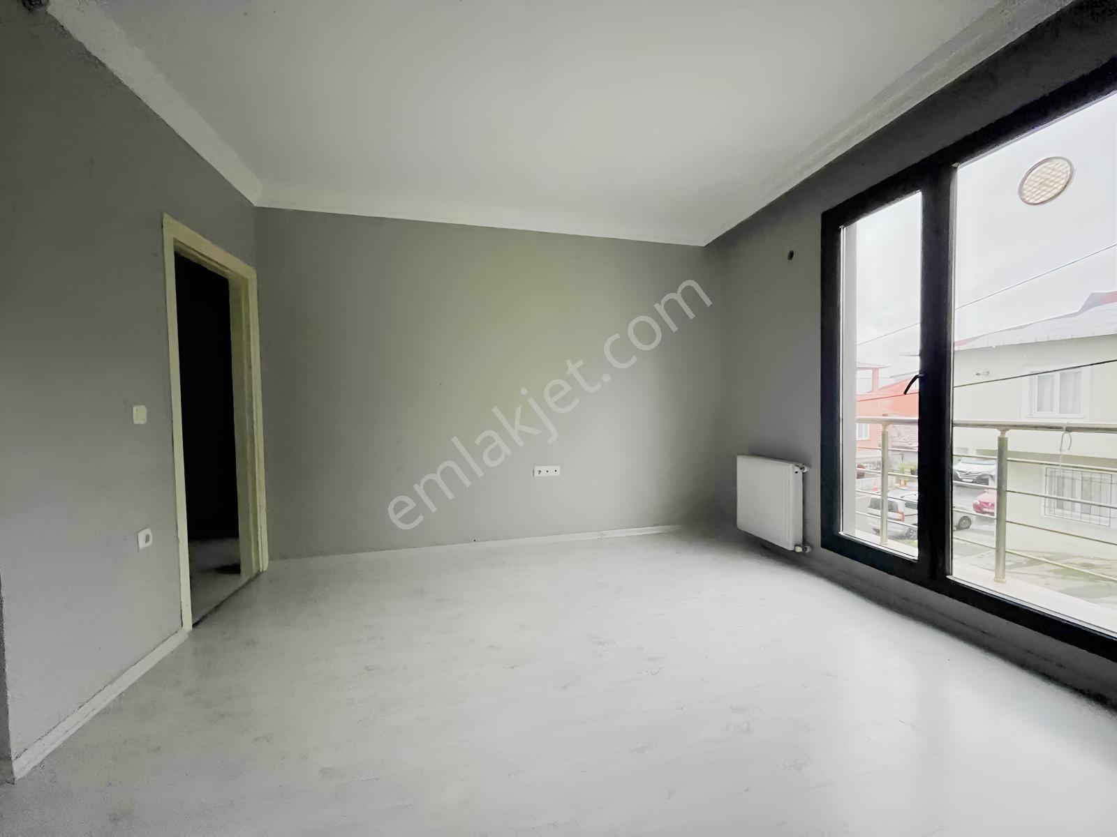 Sancaktepe Mevlana Mah Caddeye Cepheli Satılık 2+1 Arakat Daire — fotoğraf 3