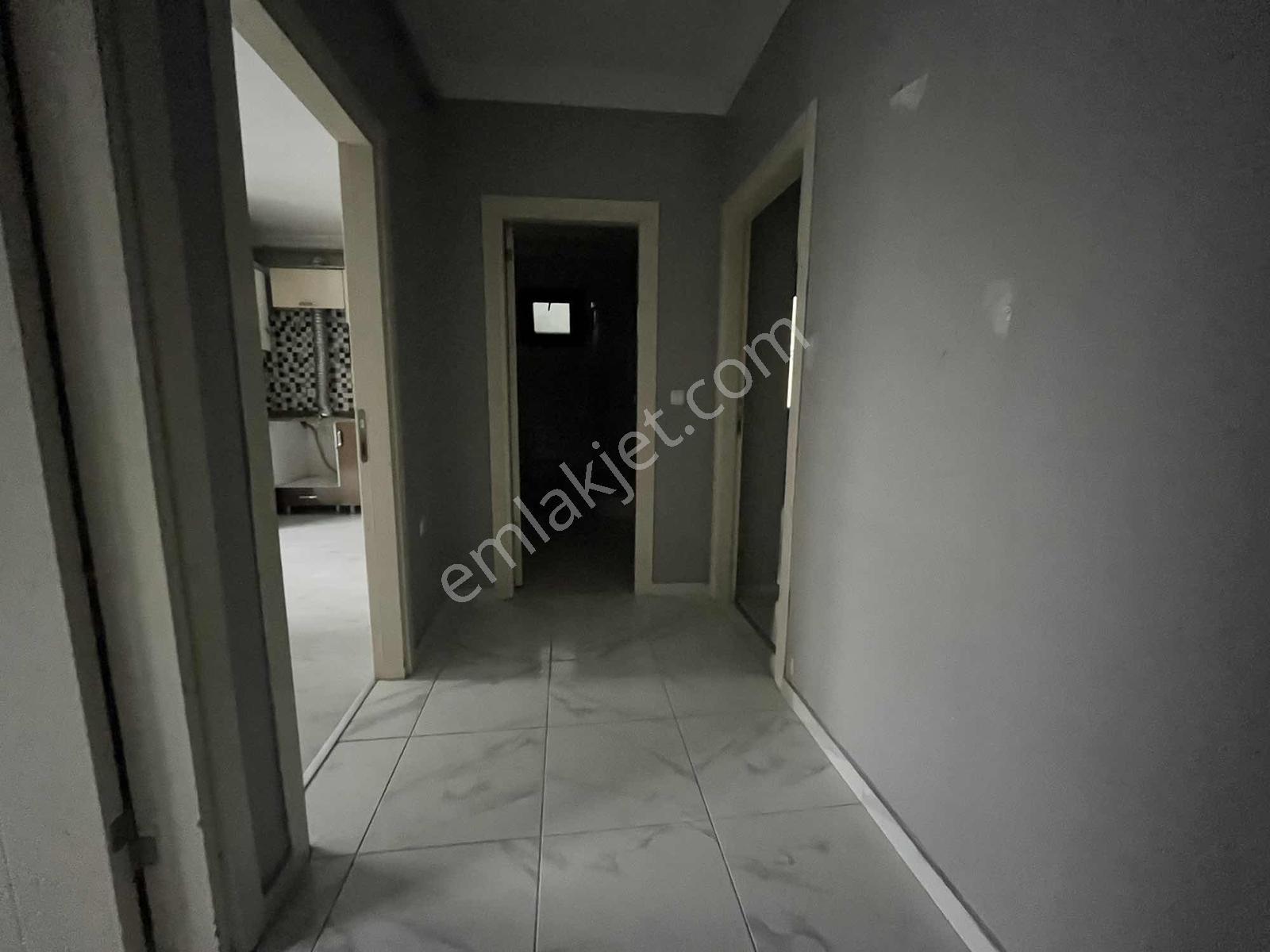 Sancaktepe Mevlana Mah Caddeye Cepheli Satılık 2+1 Arakat Daire — fotoğraf 5