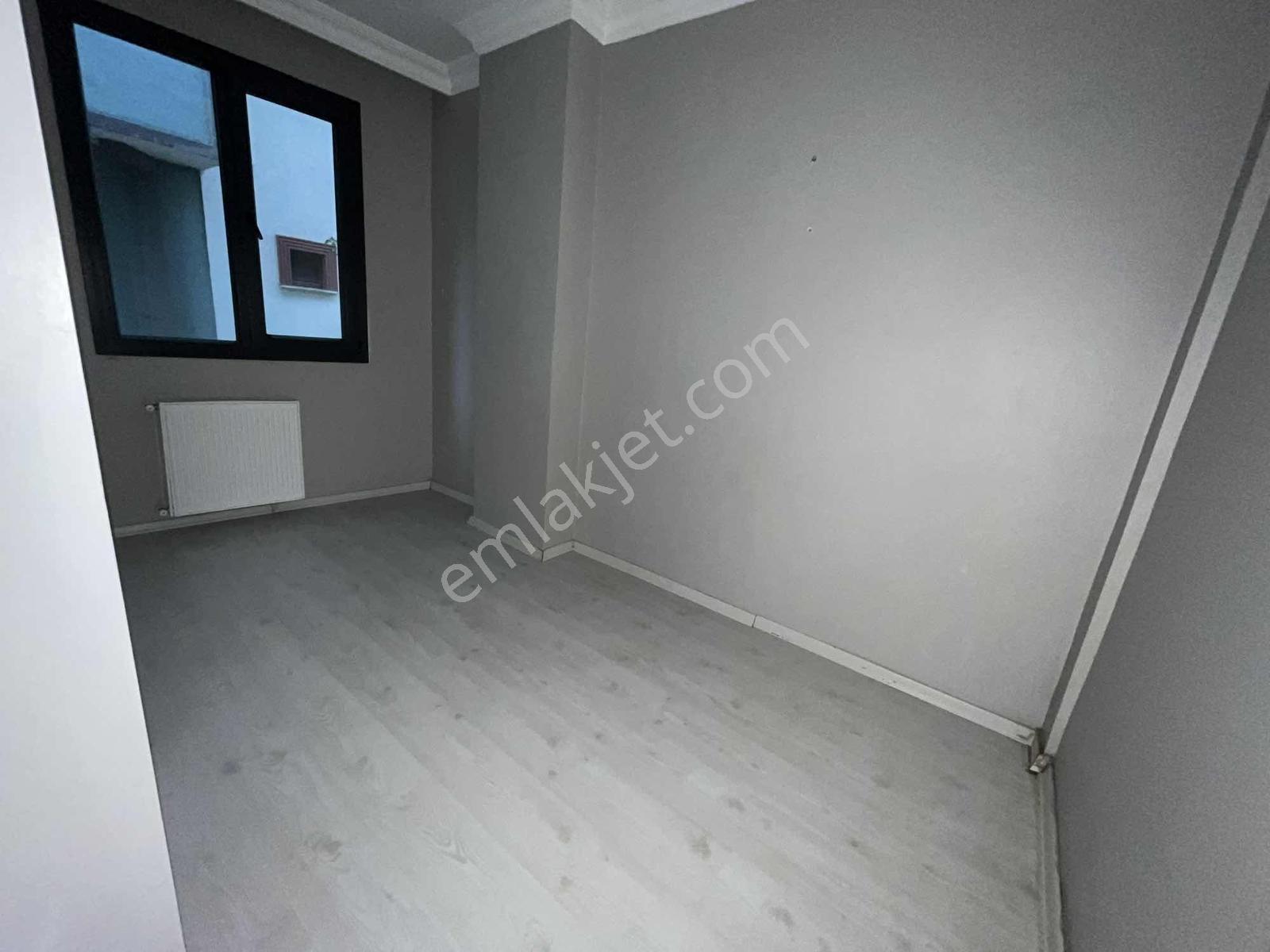 Sancaktepe Mevlana Mah Caddeye Cepheli Satılık 2+1 Arakat Daire — fotoğraf 11