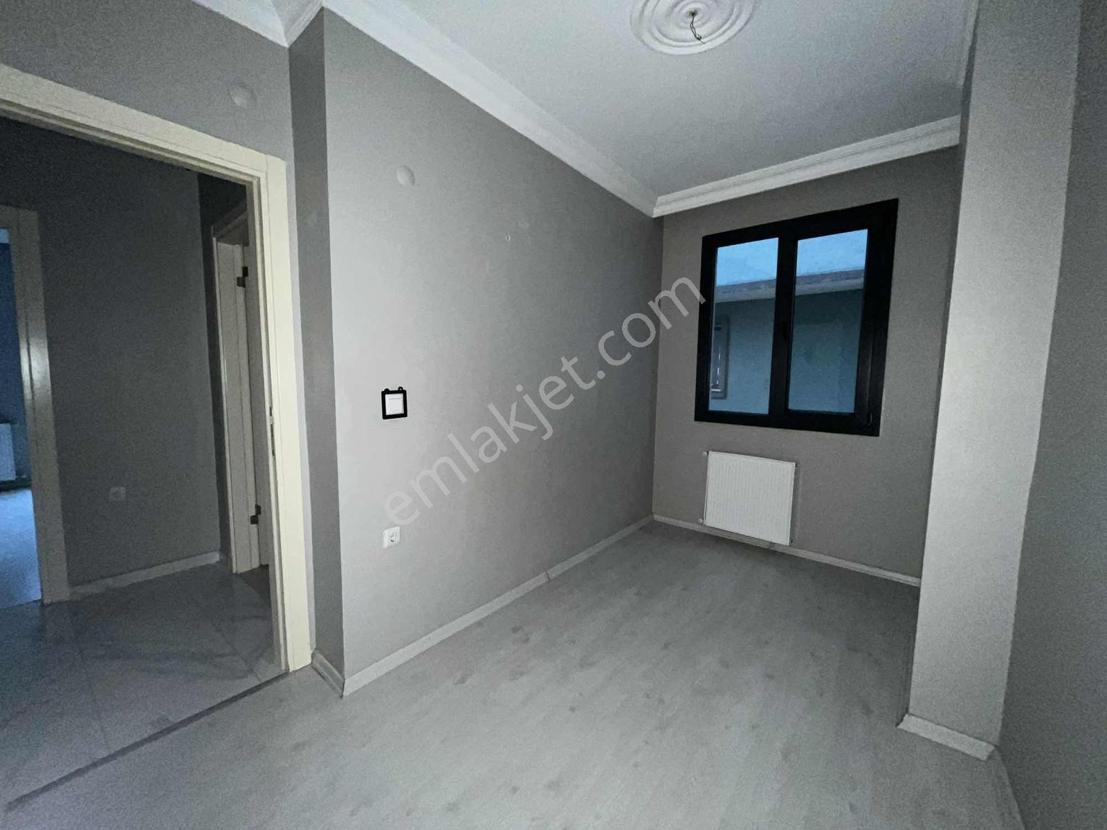 Sancaktepe Mevlana Mah Caddeye Cepheli Satılık 2+1 Arakat Daire — fotoğraf 12