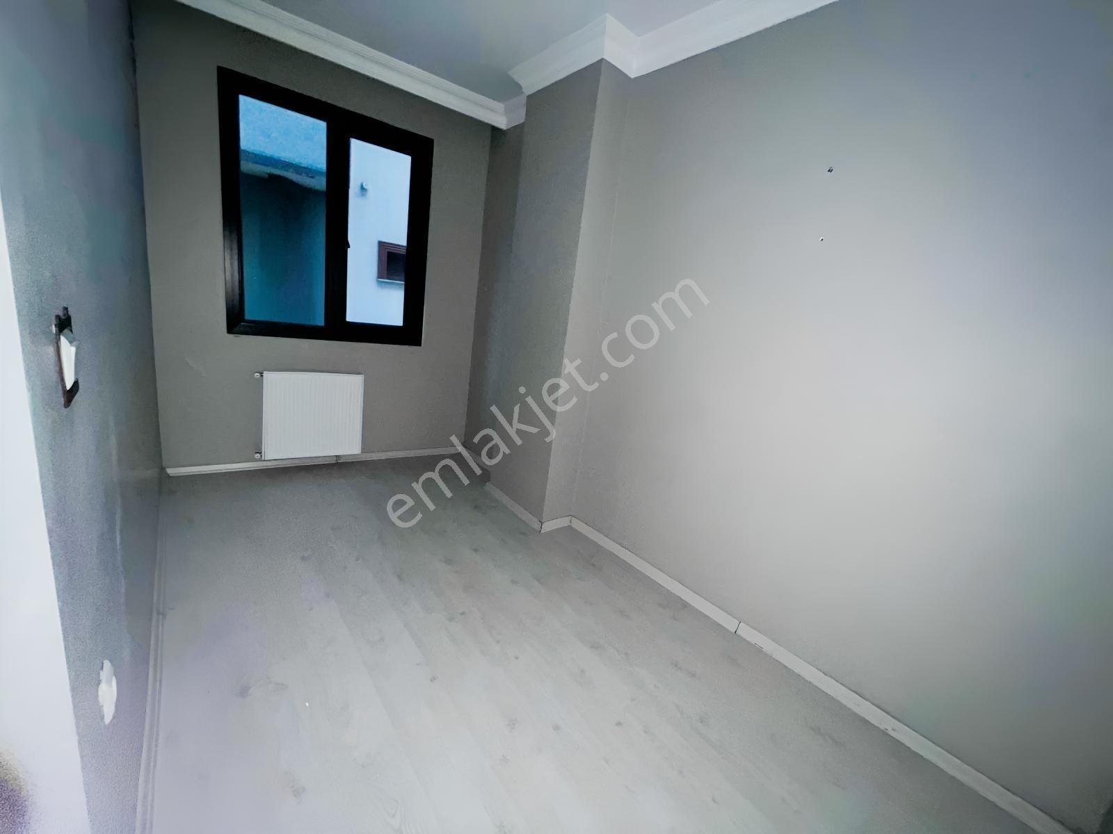 Sancaktepe Mevlana Mah Caddeye Cepheli Satılık 2+1 Arakat Daire — fotoğraf 13