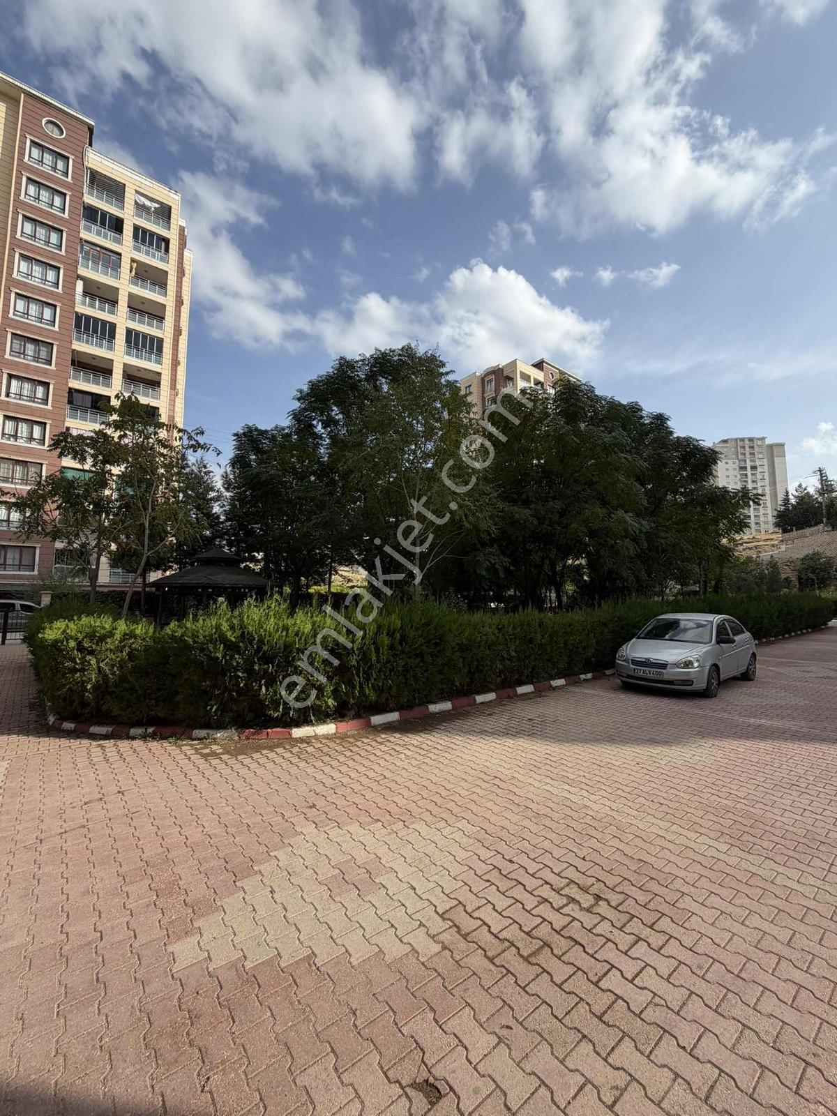 Sürer Emlak`tan Satılık Ful Eşyalı 1+1 Daire`miz Site İçerisinde — fotoğraf 4