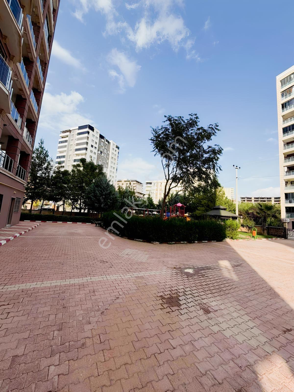 Sürer Emlak`tan Satılık Ful Eşyalı 1+1 Daire`miz Site İçerisinde — fotoğraf 5