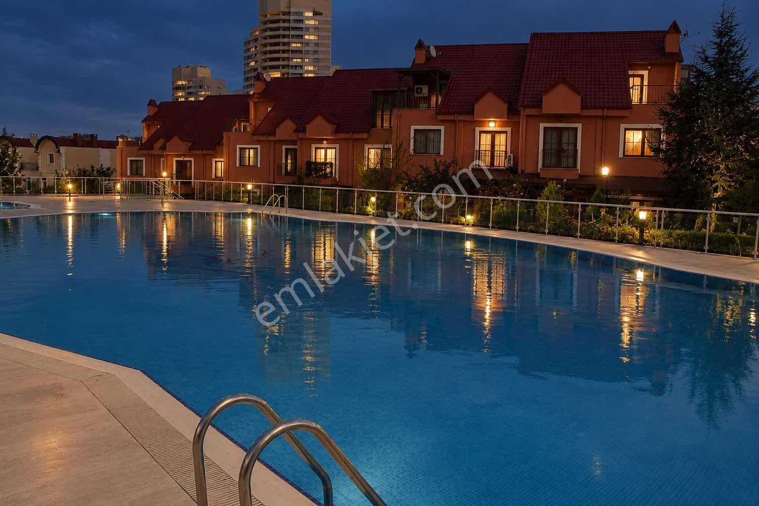 Finansman'dan..havuzlu..güvenlikli Sitede..bahçeli..geniş Villa — fotoğraf 2