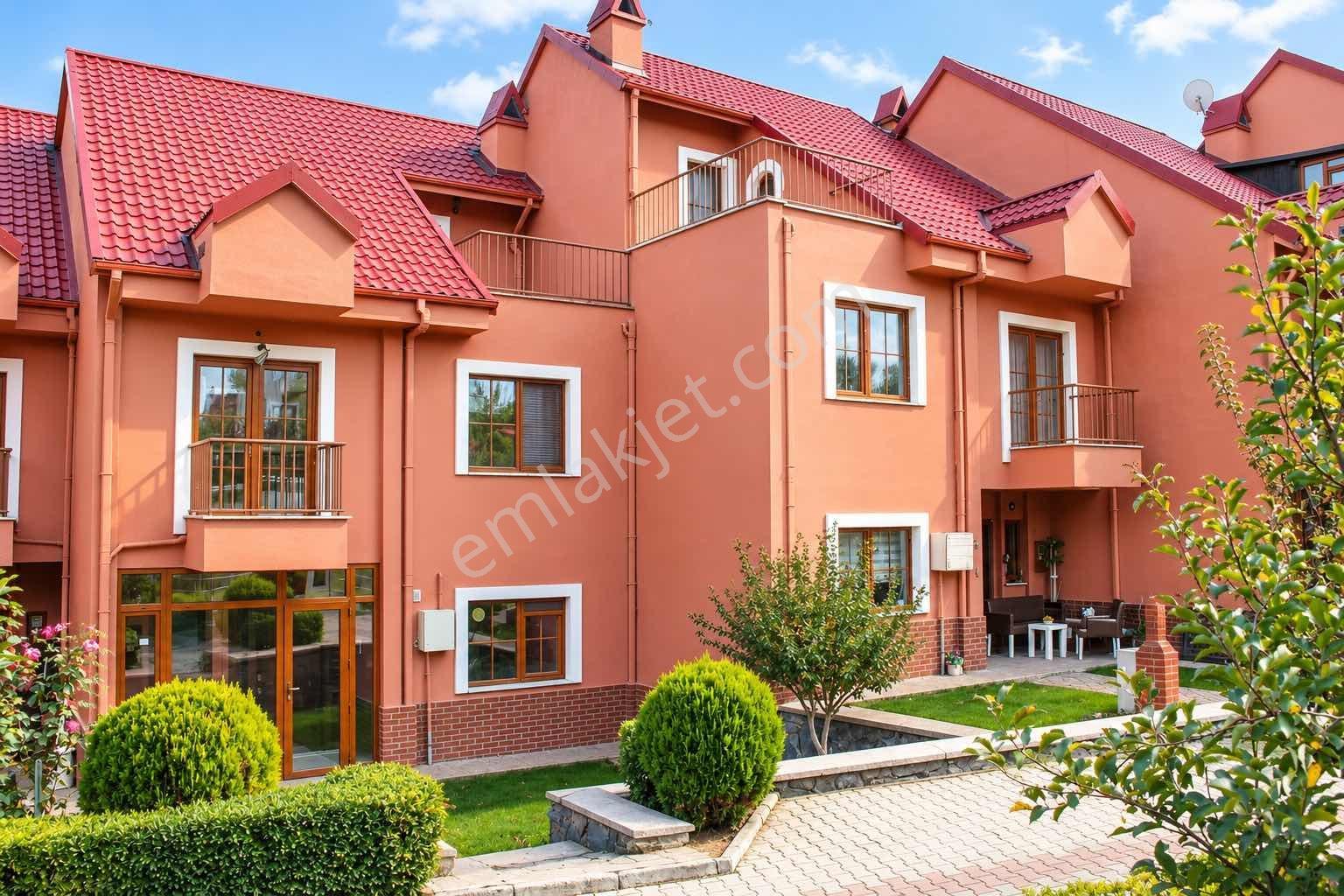 Finansman'dan..havuzlu..güvenlikli Sitede..bahçeli..geniş Villa — fotoğraf 4