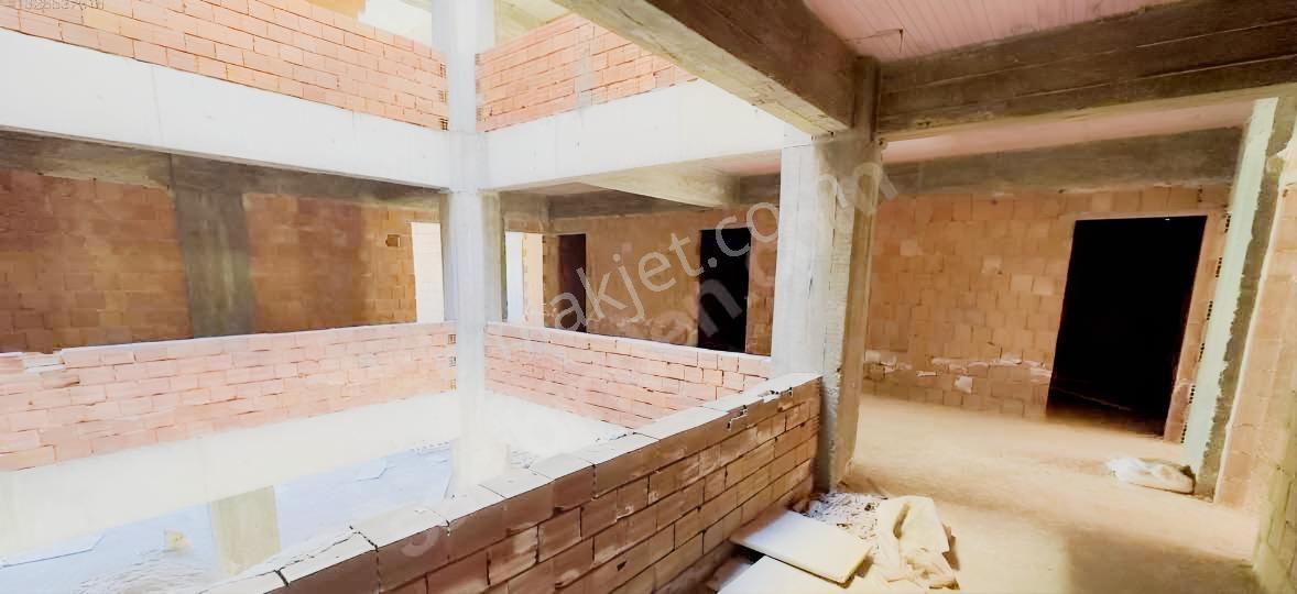 Arsa Fiyatına Karkas Bina-iş Merkezi Kupon Yatırım — fotoğraf 2