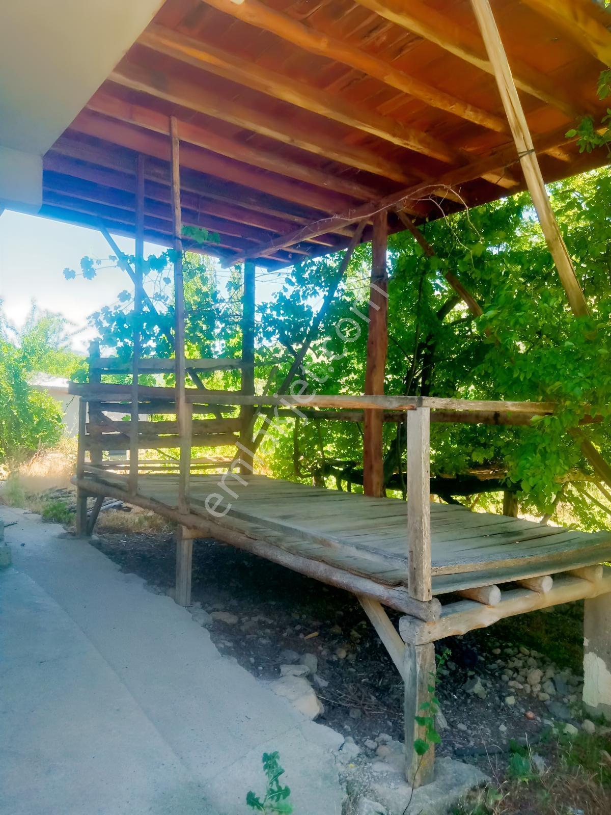 Saimbeyli /gürleşende Satılık Ev Ve Bahçe 3800m² — fotoğraf 9