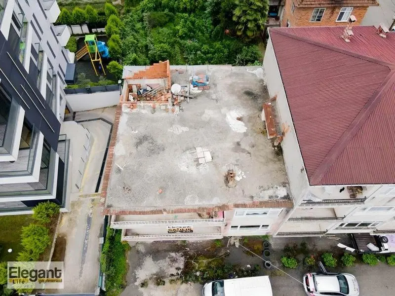 Merkezi Konumda! İslampaşa'da İçinde Bina Olan 200 M² Arsa — fotoğraf 2